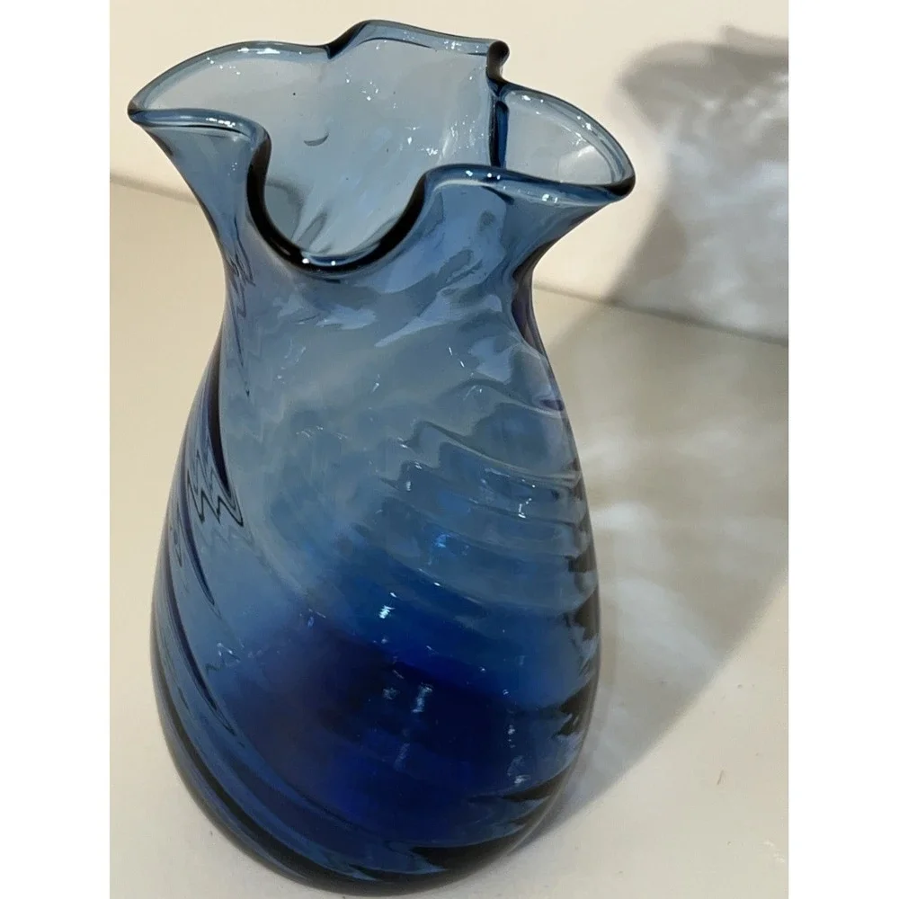 Vtg Cobalt Blue Hand‎ Blown Vase Optic Glass Swirl with Ruffled Top  6.25